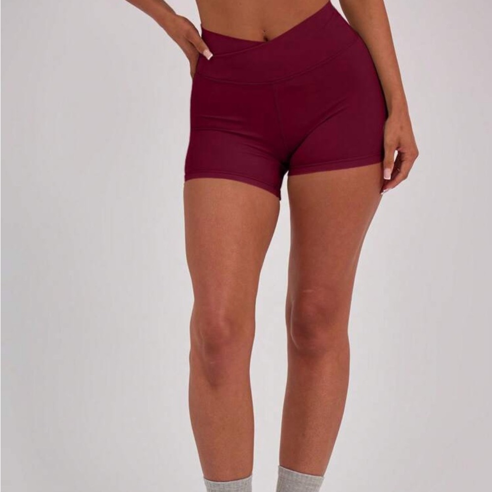 Musera burgundy gym shorts
